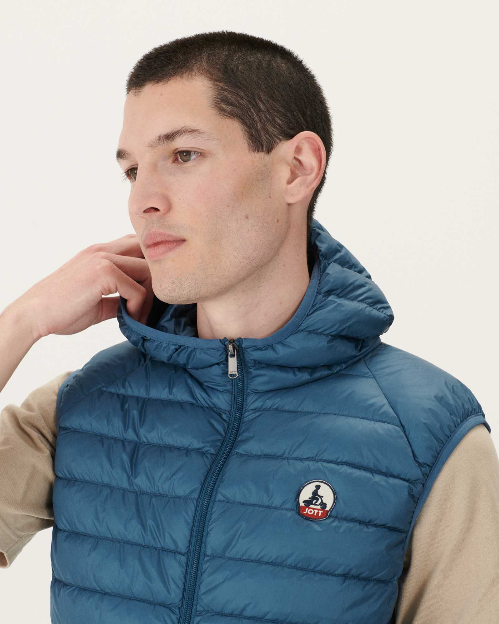 Marine Pat hooded Sleeveless down jacket