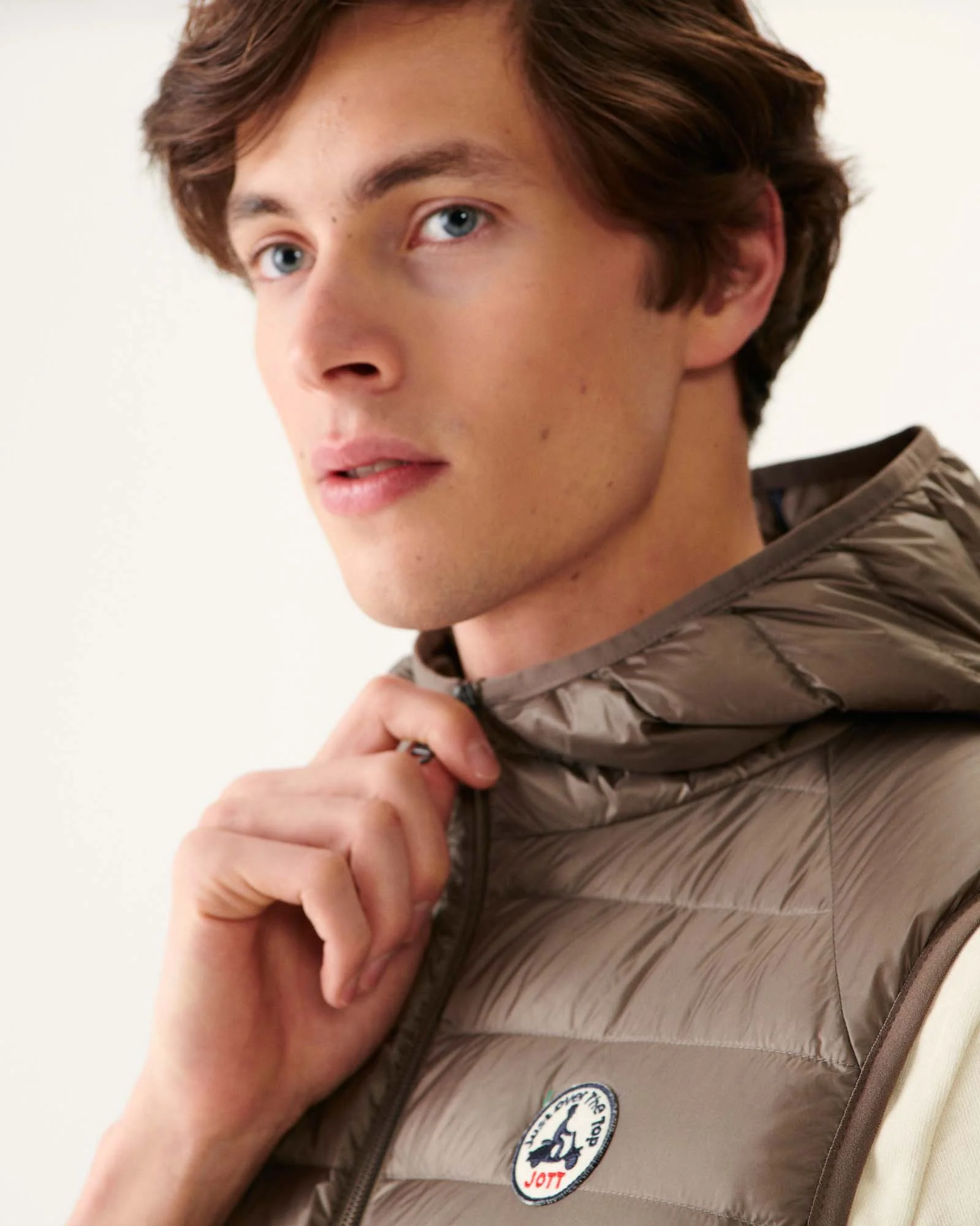 Marine Pat hooded Sleeveless down jacket