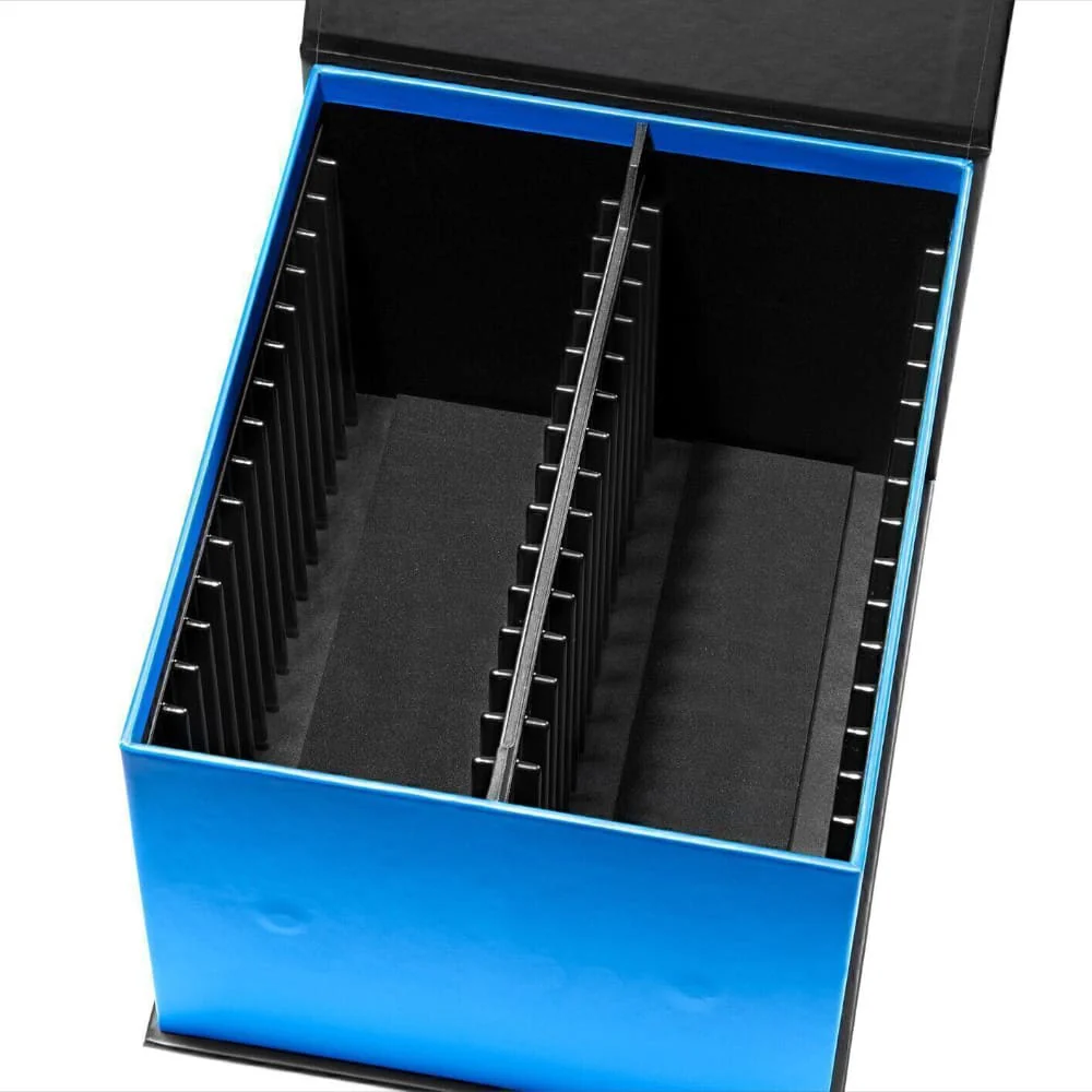 Collector Nine Magnetic box PSA/BGS/CGC