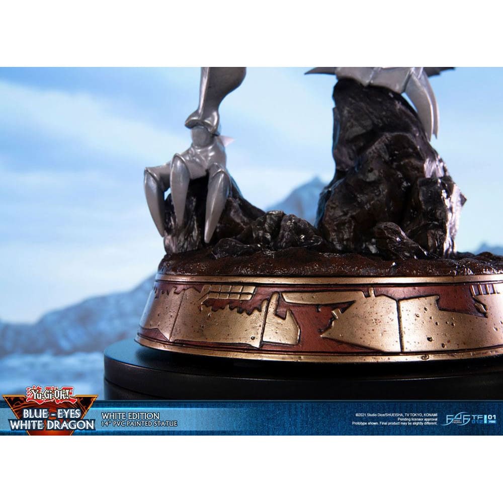 Yu-Gi-Oh! PVC Statue Blue-Eyes White Dragon White Edition 35cm