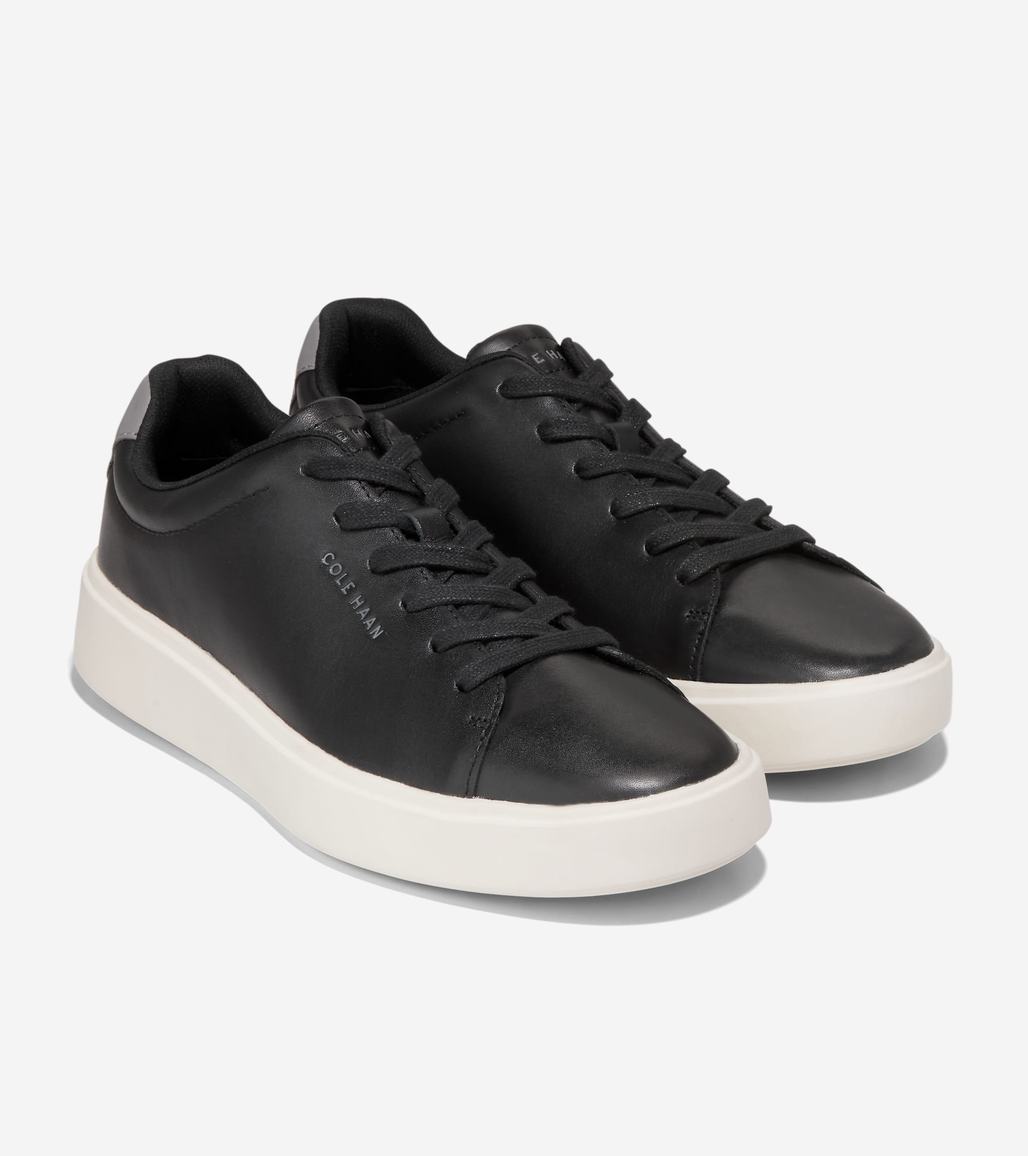 Men's Grand Crosscourt Traveler Sneaker