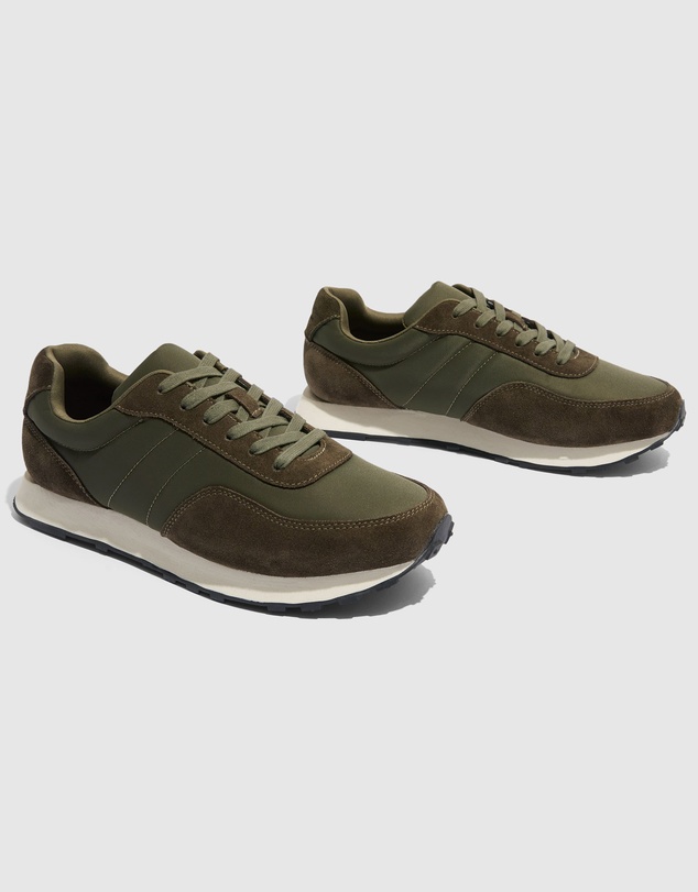 Country Road Track Sneaker