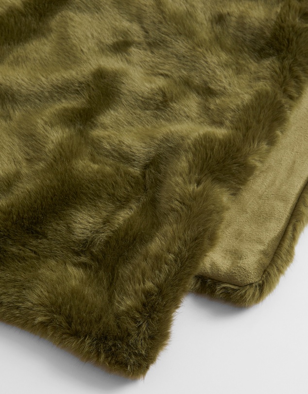Country Road Loui Faux Fur Throw