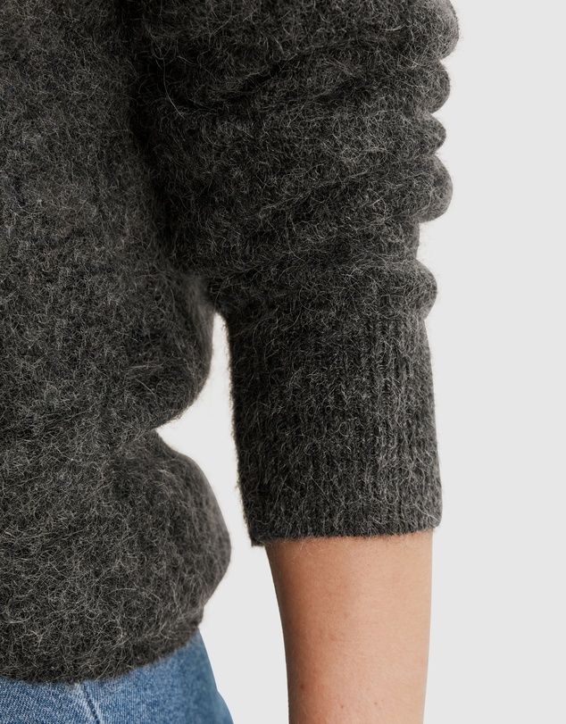 Country Road V-neck Fluffy Pullover