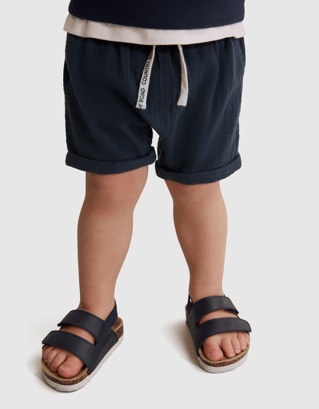 Country Road Textured Short