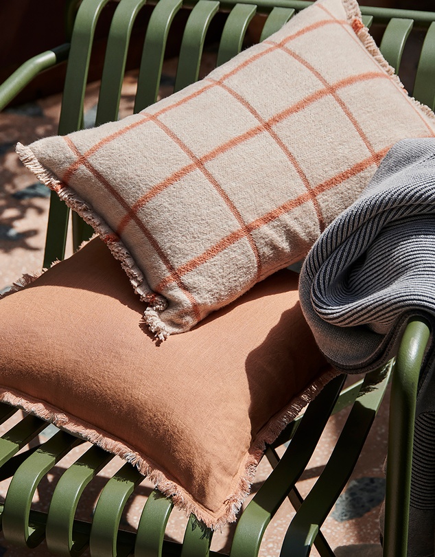 Country Road Elroy 35x60 Cushion