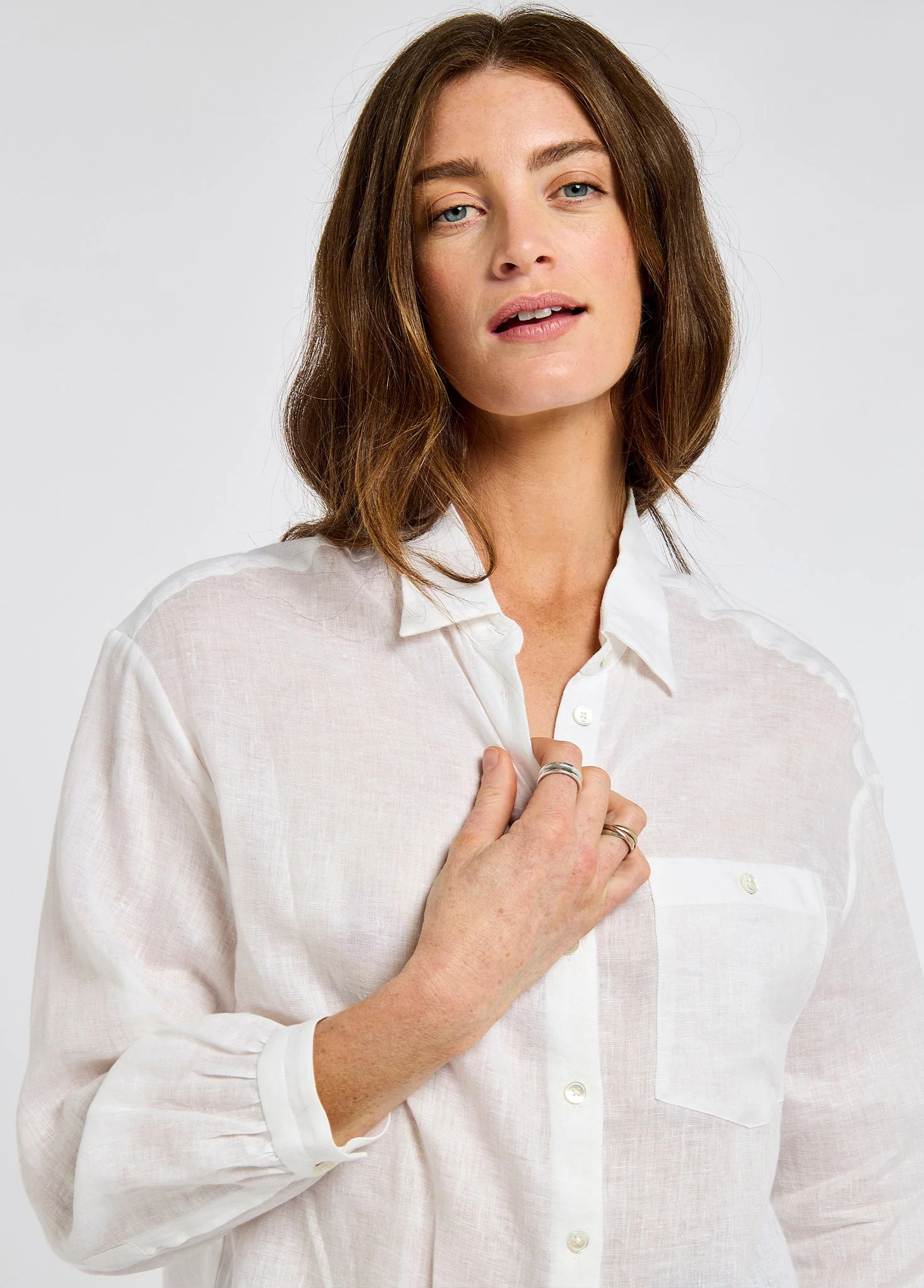 Silvergrass Ladies' relaxed linen shirt - white