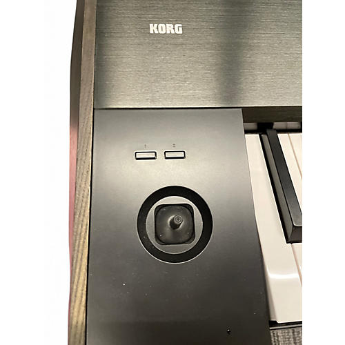 Used KORG Nautilus 88 Key Keyboard Workstation