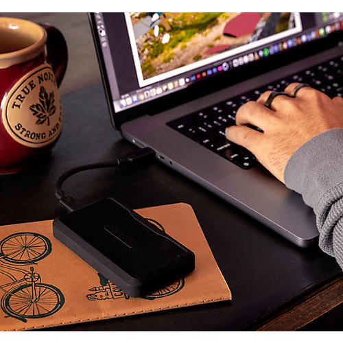 Glyph Atom Pro NVMe Thunderbolt 3 SSD 4 TB