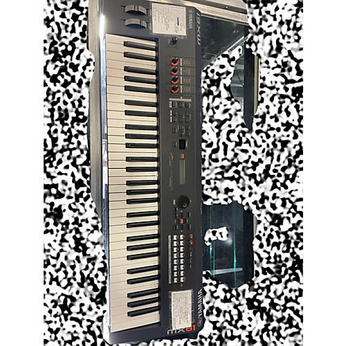 Used Yamaha MX61 61 Key Keyboard Workstation