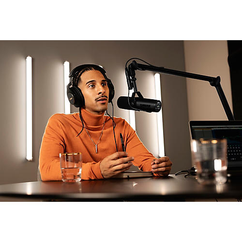 Mackie ProFX10v3+ Content Creator Bundle With SM7dB Microphone and SRH440A Headphones