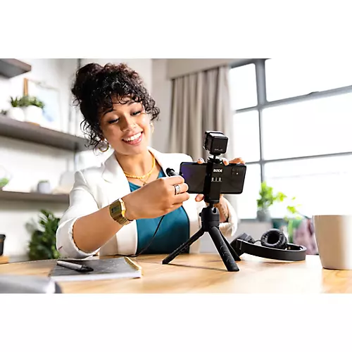 RODE Vlogger Kit for USB-C Devices - Includes Tripod, MicroLED light, VideoMic ME-C and Accessories