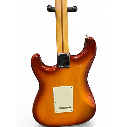 Used Fender Deluxe Stratocaster HSS IOS 2 Color Sunburst Solid Body Electric Guitar 2 Color Sunburst
