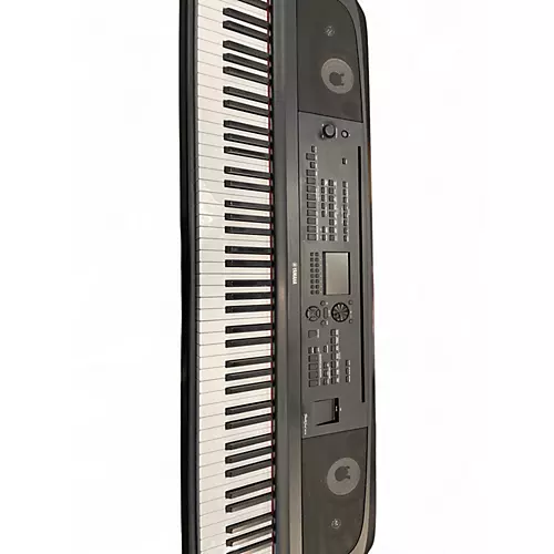 Used Yamaha DGX-670 Digital Piano