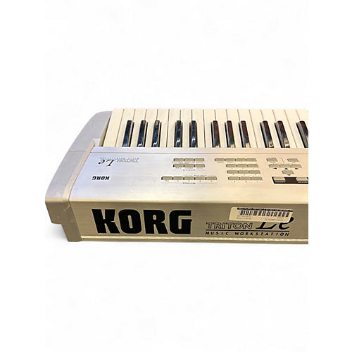 Used KORG Triton Le 61 Key Keyboard Workstation