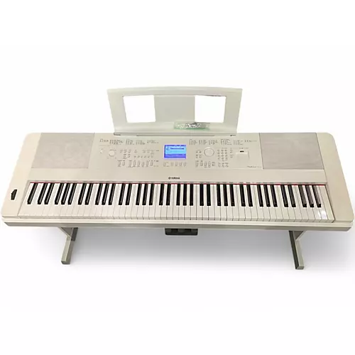 Used Yamaha DGX660W Digital Piano