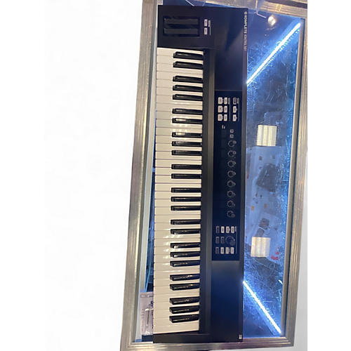 Used Komplete KONTROL S61 MIDI Controller