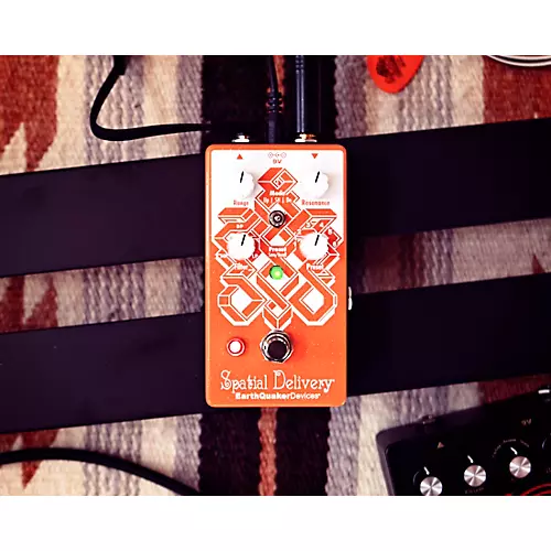 EarthQuaker Devices Spatial Delivery V3 Envelope Filter with Sample & Hold Effects Pedal Orange and White