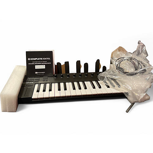 Used Native Instruments Komplete Kontrol M32 MIDI Controller