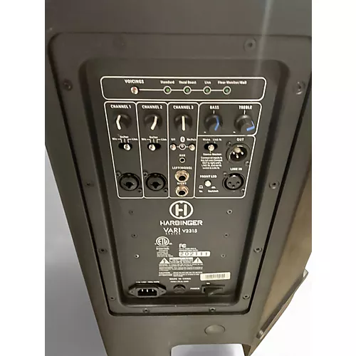 Used Harbinger VARI V2315 Powered Speaker
