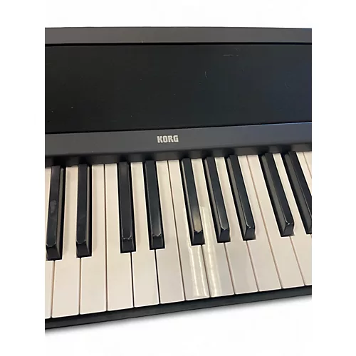Used KORG B2 Portable Keyboard