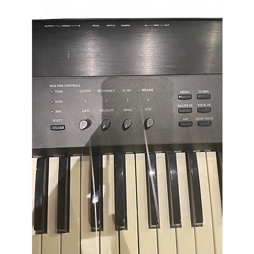 Used KORG Krome 73 Key Keyboard Workstation