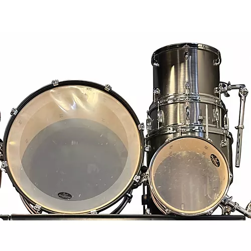 Used Pearl 5 Piece Forum Metallic Silver Drum Kit Metallic Silver