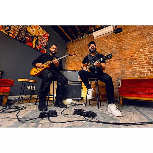 Zoom G2X Four Multi-Effects Processor With Expression Pedal Black