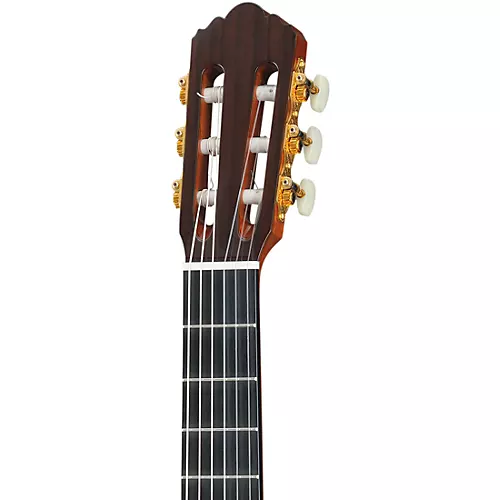 Yamaha GC32 Handcrafted Cedar Classical Guitar Natural Spruce