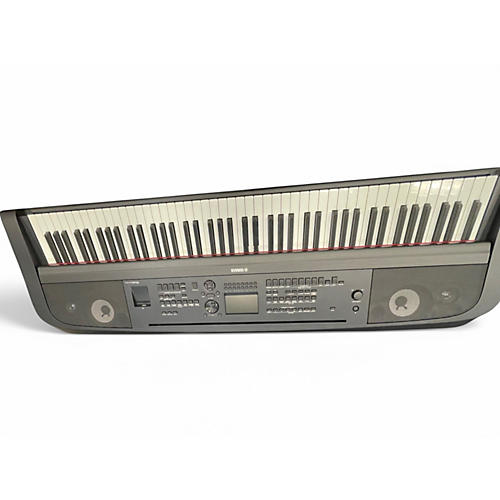Used Yamaha Portable Grand DGX670 Keyboard Workstation