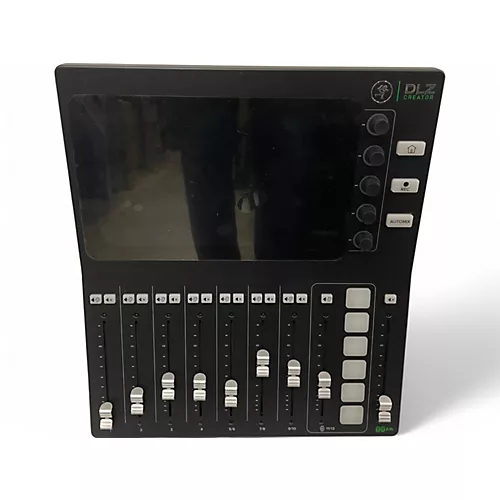 Used Mackie dlz creator Powered Mixer