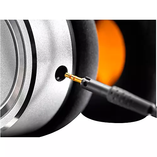 Neumann NDH 20 Closed-Back Studio Monitoring Headphones Silver