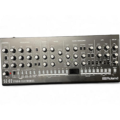 Used Roland se-02 Synthesizer