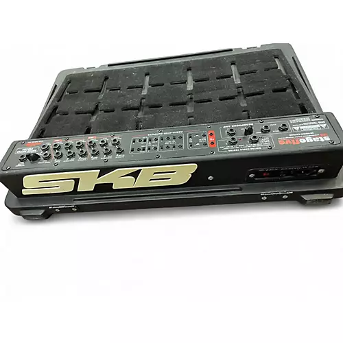Used SKB STAGEFIVE Pedal Board