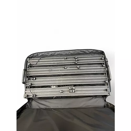 Used Guitto gpb03b with leeky isp6 power Pedal Board