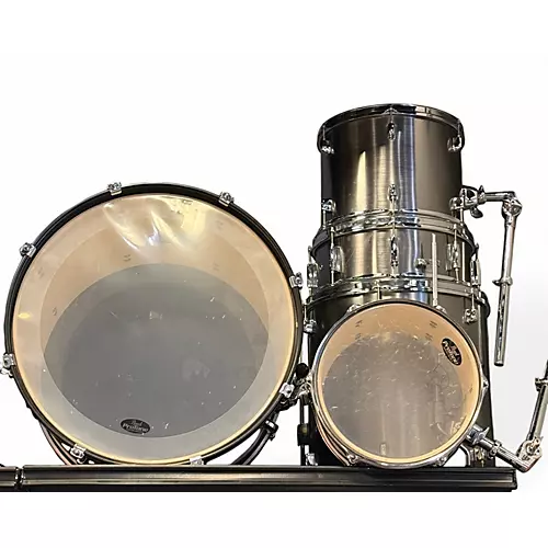 Used Pearl 5 Piece Forum Metallic Silver Drum Kit Metallic Silver