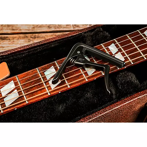 Dunlop Trigger Fly Curved Capo Black