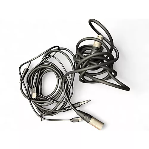 Used Focusrite SCARLETT 2I2 GEN 4 STUDIO BUNDLE Audio Interface