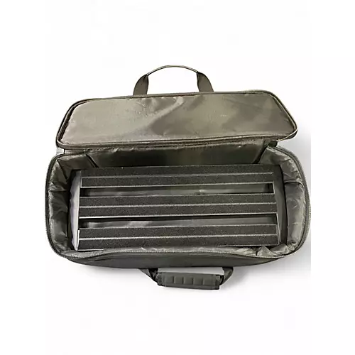 Used Pedaltrain METRO 20 Pedal Board