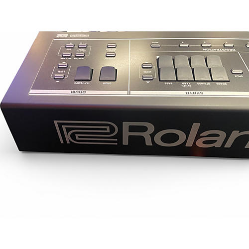 Used Roland vr-09 Portable Keyboard