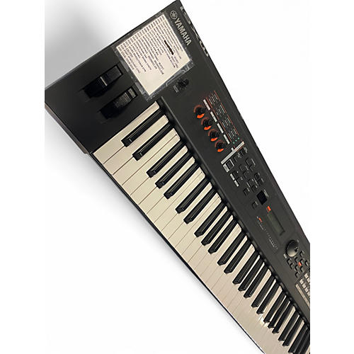 Used Yamaha MX61 61 Key Keyboard Workstation