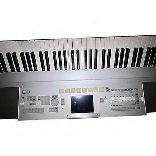 Used KORG M3 88 Key Keyboard Workstation