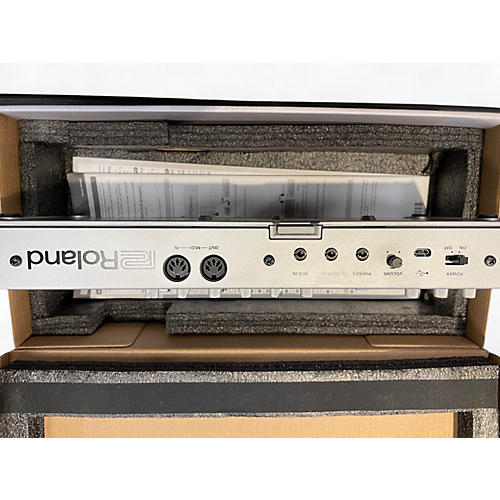 Used Roland TB-03 Synthesizer