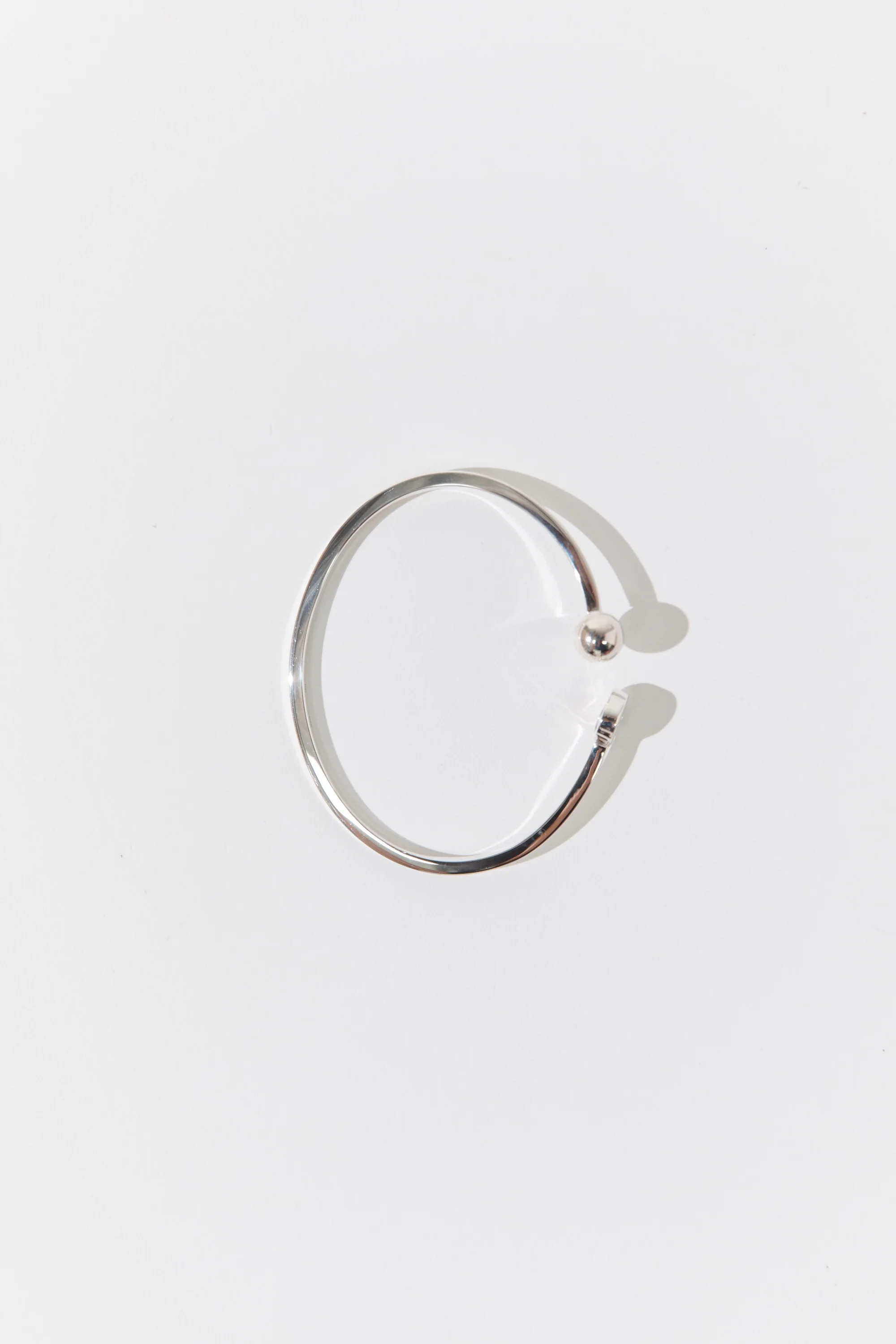 TRAZO Adjustable Bangle - by Belén Kröl