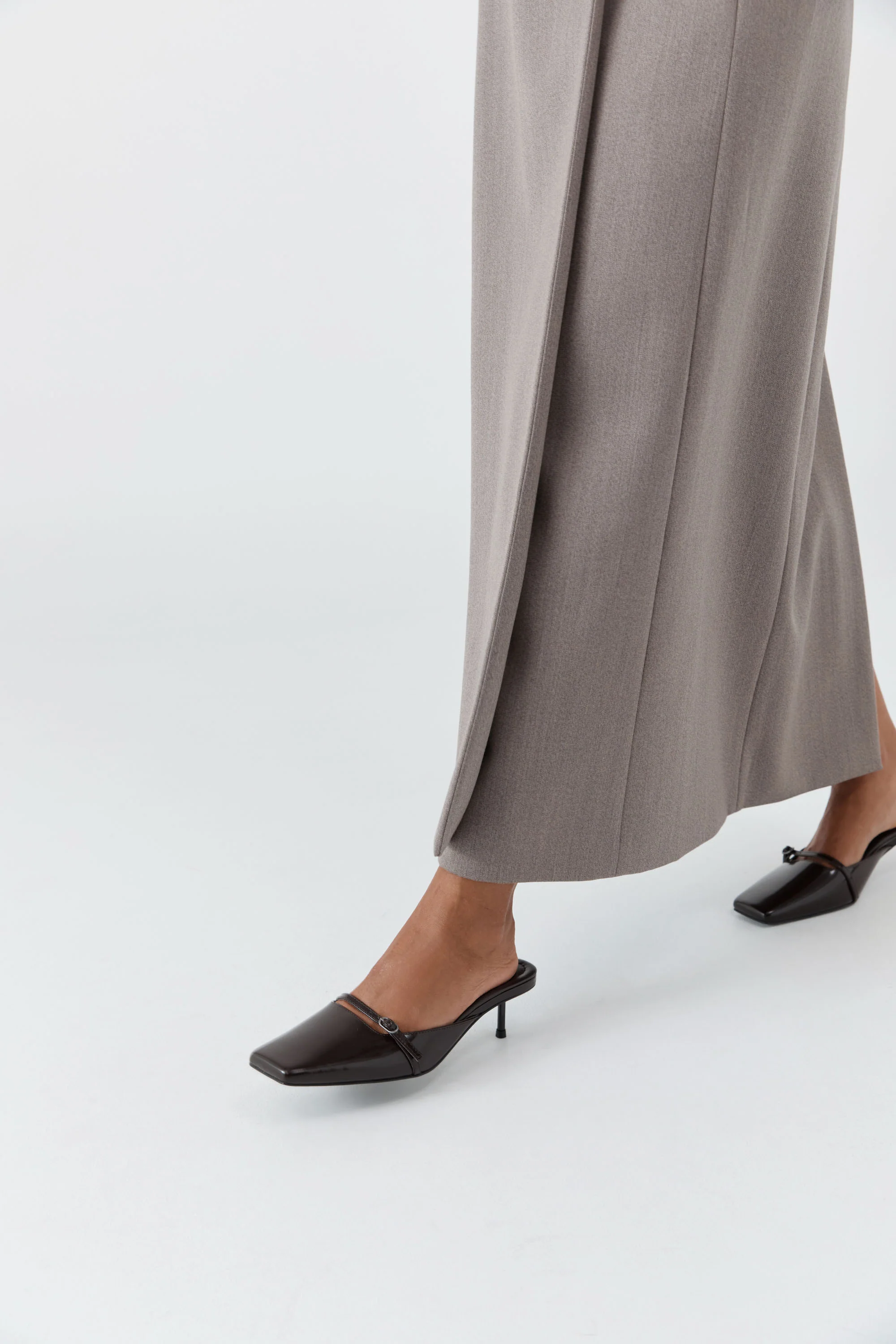 Plié Heel - Coffee