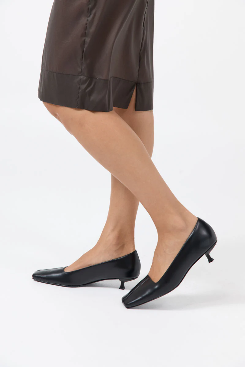 Square Toe Pump - Black