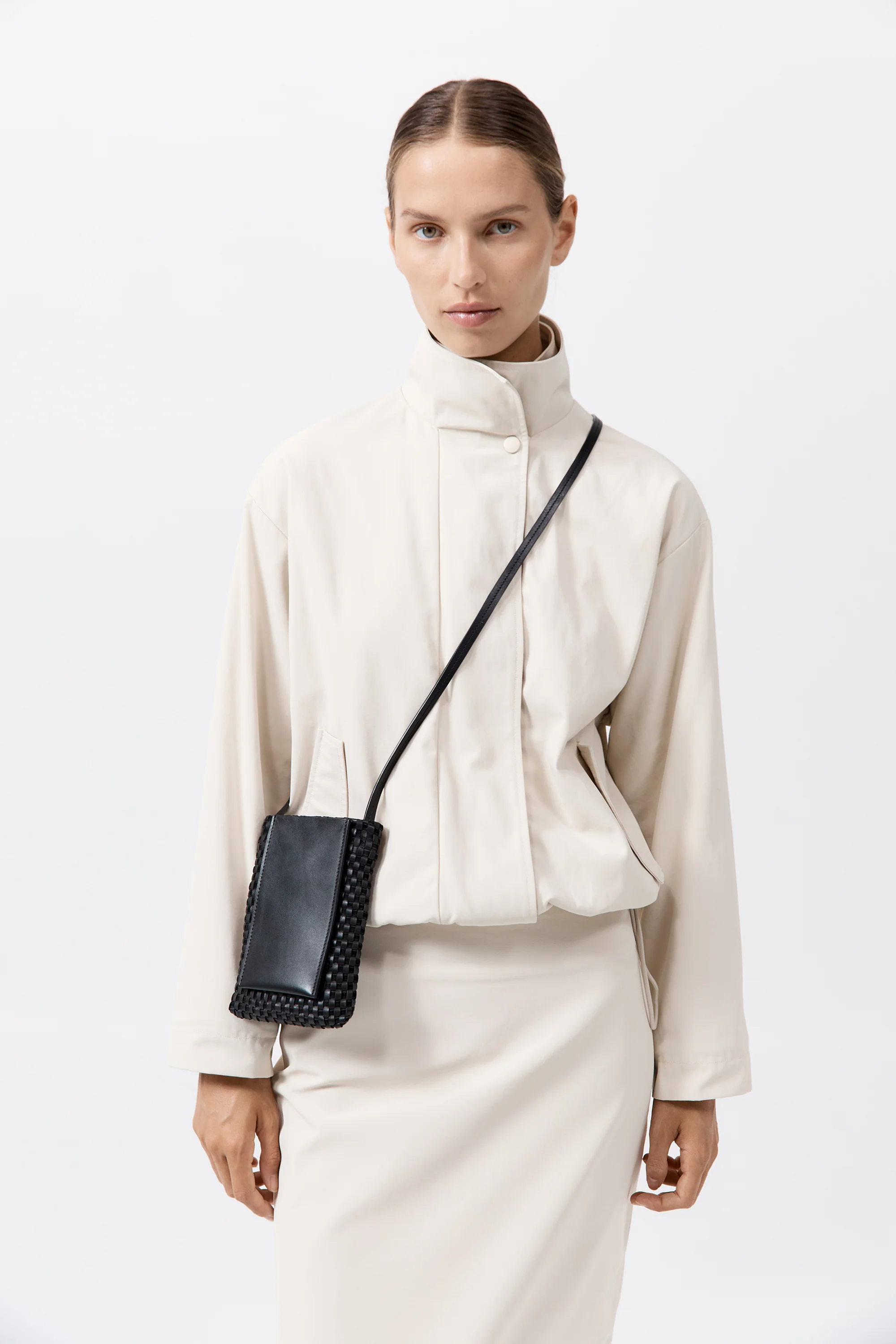 Lattice Contrast Sling Pouch - Black