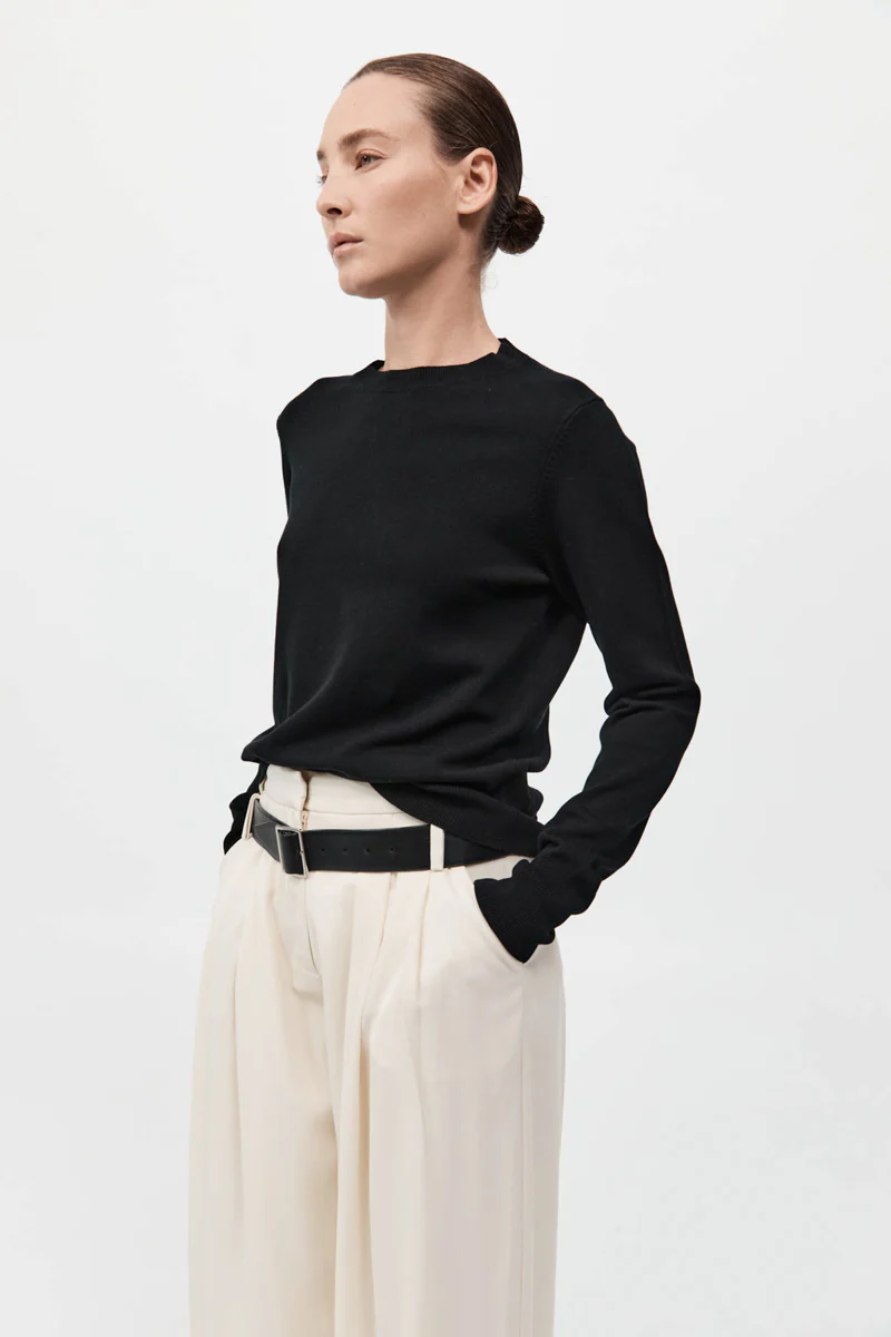 Classic Crew Neck Sweater - Black