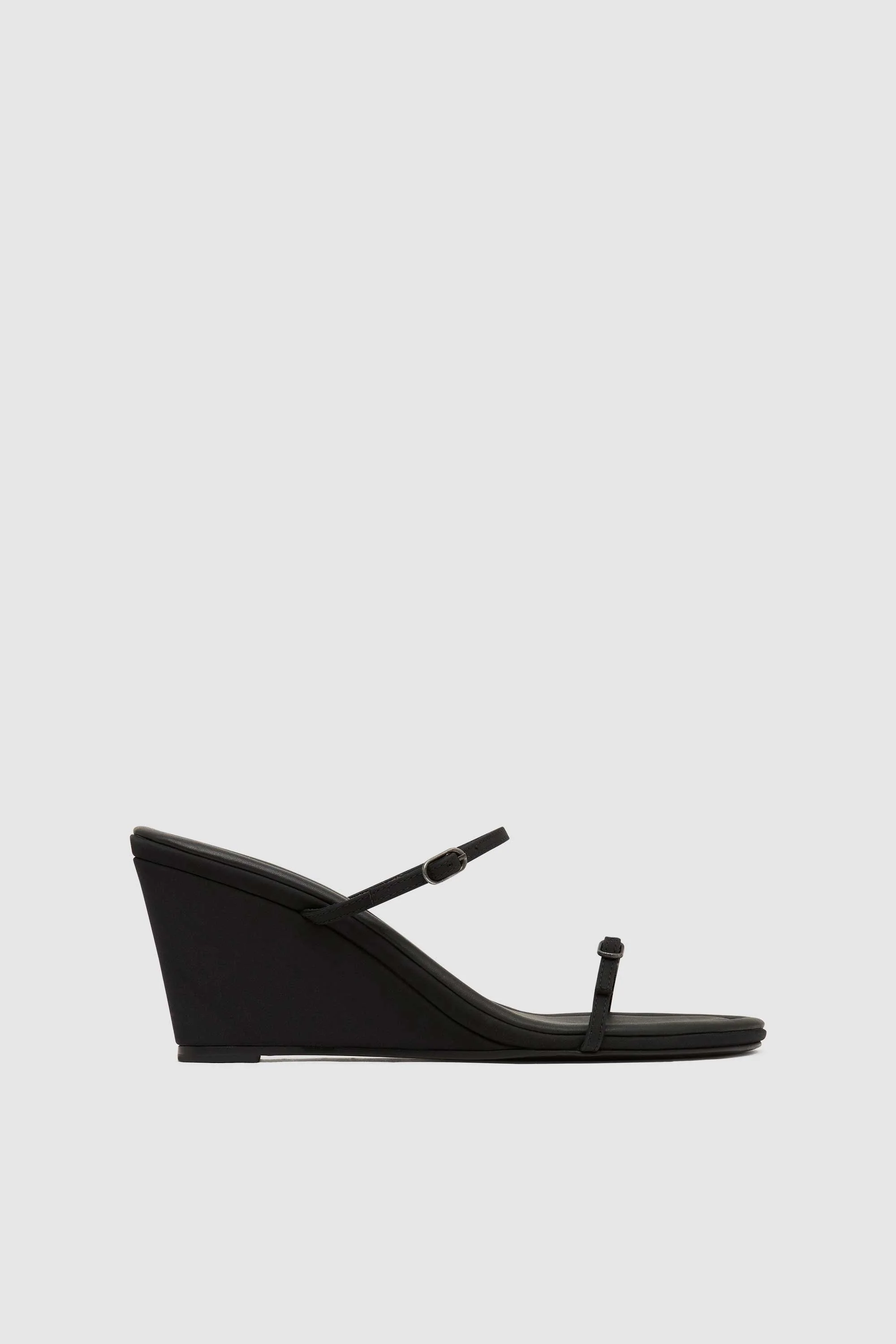 Petit Belt Detail Wedge - Black