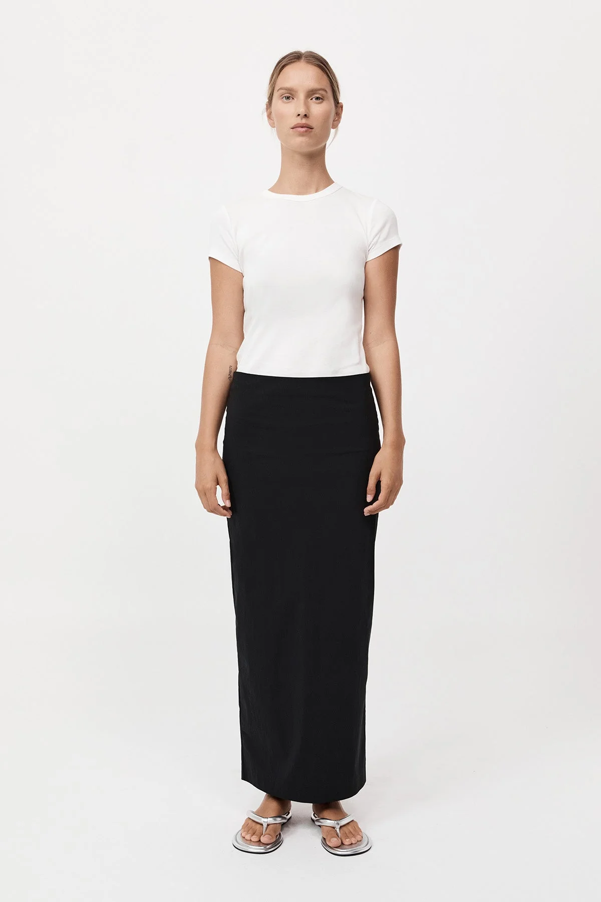 Minimal Column Skirt - Black